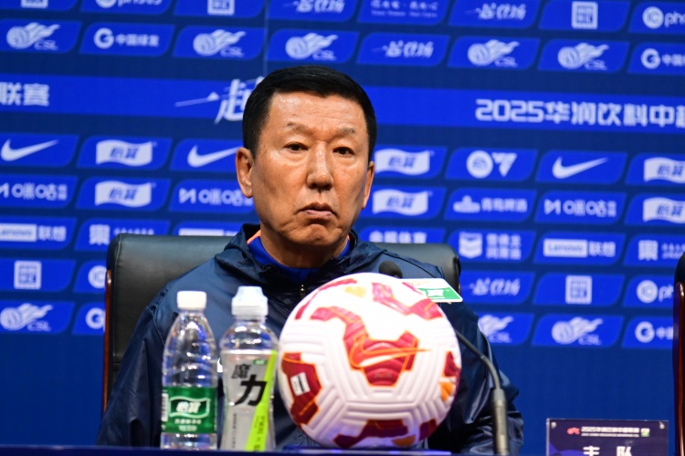 足球报:泰山队内容和结果双输,崔康熙抛出对裁判的不满出人意料