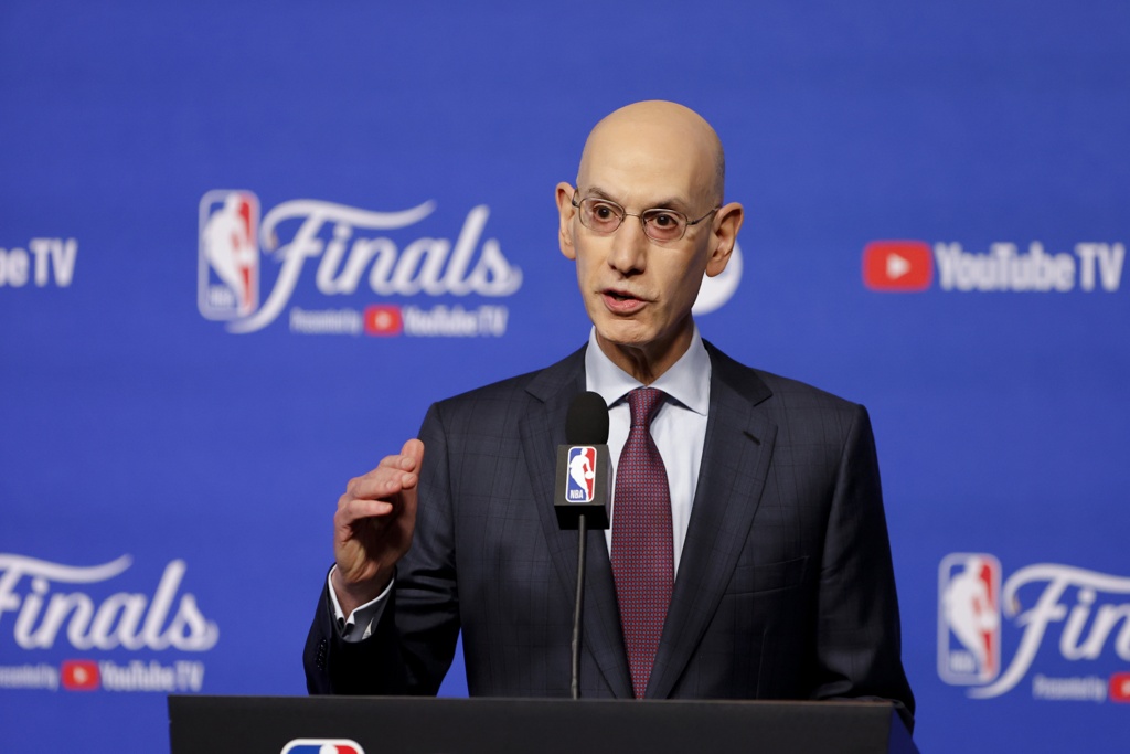 美记:近14年NBA已有14队易主 家族企业被外界巨额资本接连取代